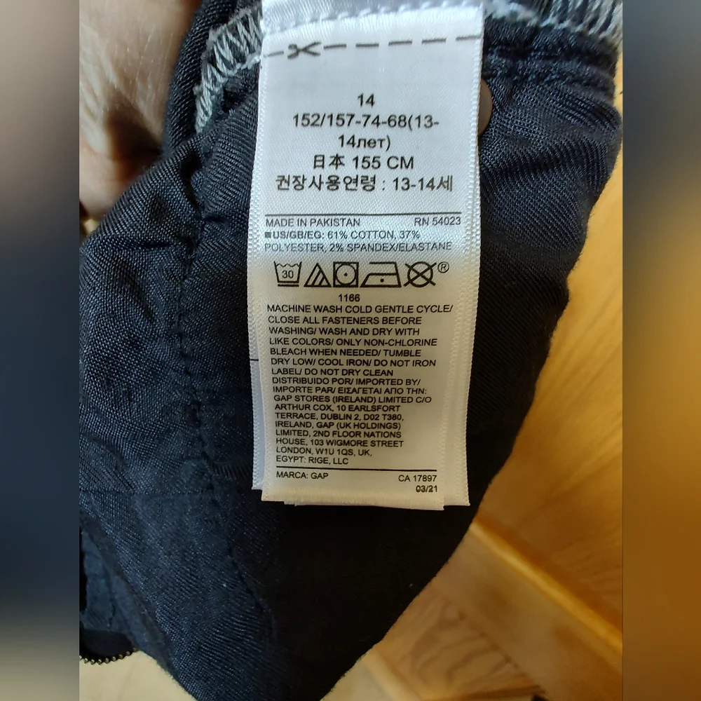 EUC --GAP Boys Black Destructed Jeans